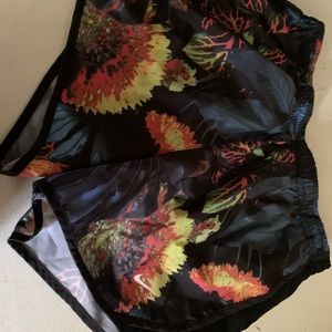 Nike running shorts size youth large